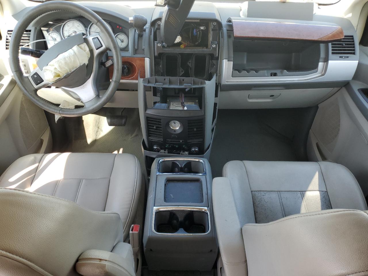 2008 Chrysler Town & Country Touring VIN: 2A8HR54P78R631786 Lot: 83889875