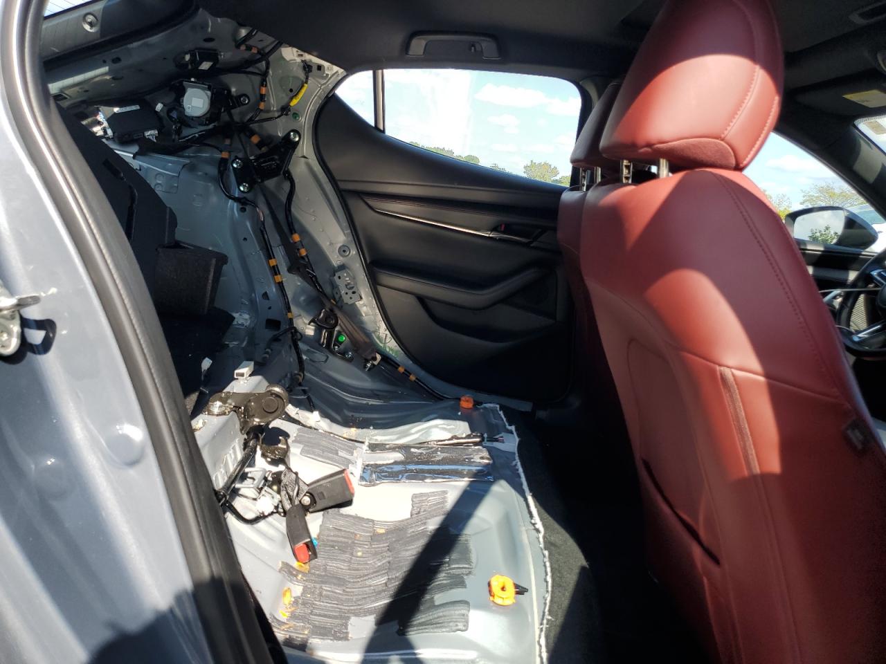 2022 Mazda 3 Preferred VIN: JM1BPALLXN1520241 Lot: 83817355