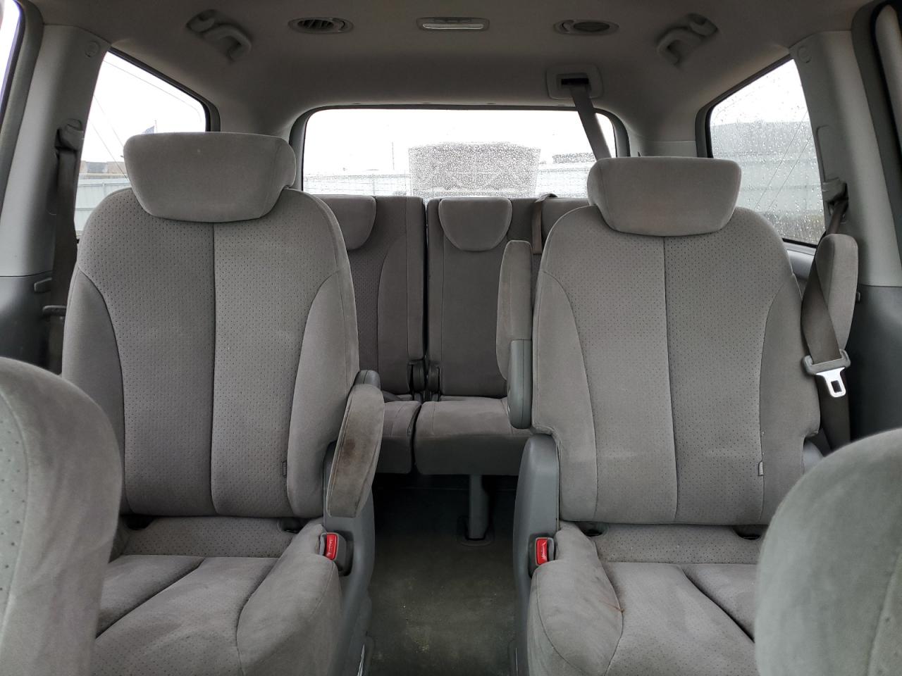 2007 Hyundai Entourage Gls VIN: KNDMC233276029811 Lot: 81155265