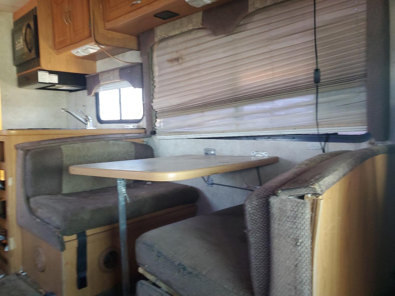 2004 Chevrolet Express G3500 VIN: 1GBJG31U141167930 Lot: 71448875