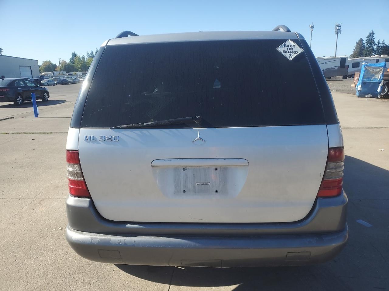 1999 Mercedes-Benz Ml 320 VIN: 4JGAB54E4XA090075 Lot: 84210105