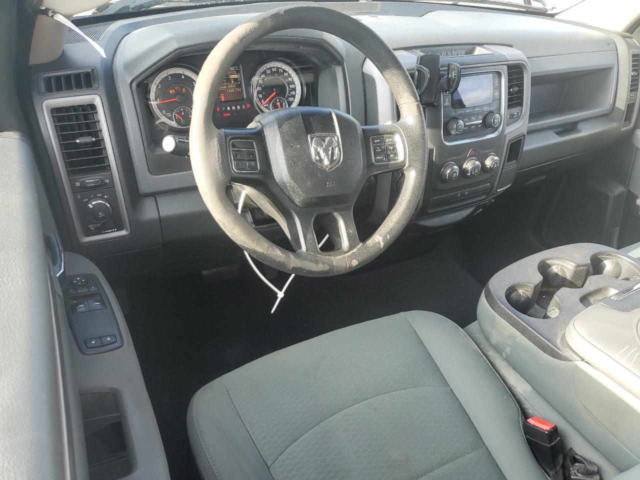 2017 Ram 1500 St VIN: 3C6JR6AT0HG664884 Lot: 81846135