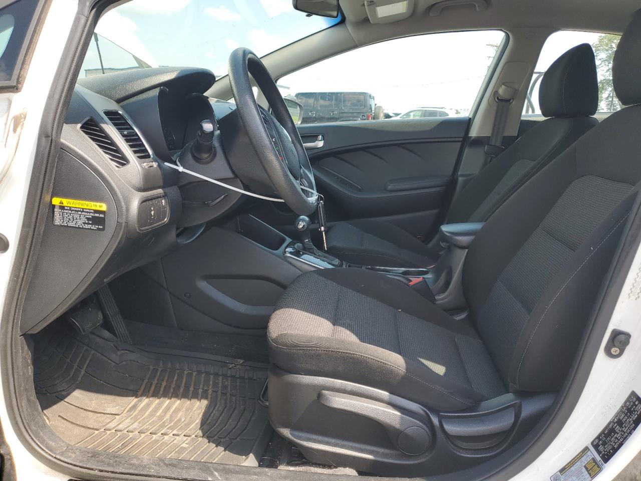 2017 Kia Forte Lx VIN: 3KPFK4A7XHE041004 Lot: 71186115