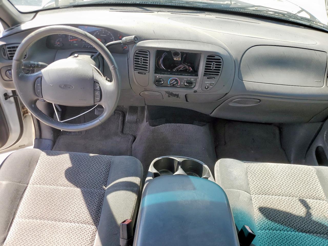 2001 Ford F150 VIN: 1FTRX17W21KC65933 Lot: 81681005