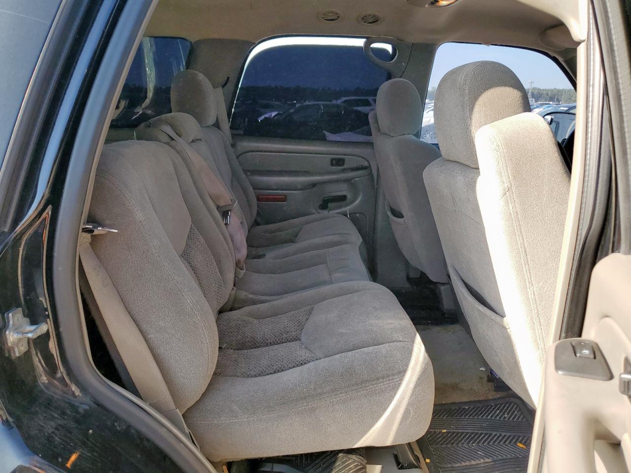 2004 Chevrolet Tahoe C1500 VIN: 1GNEC13Z94R193318 Lot: 80327265