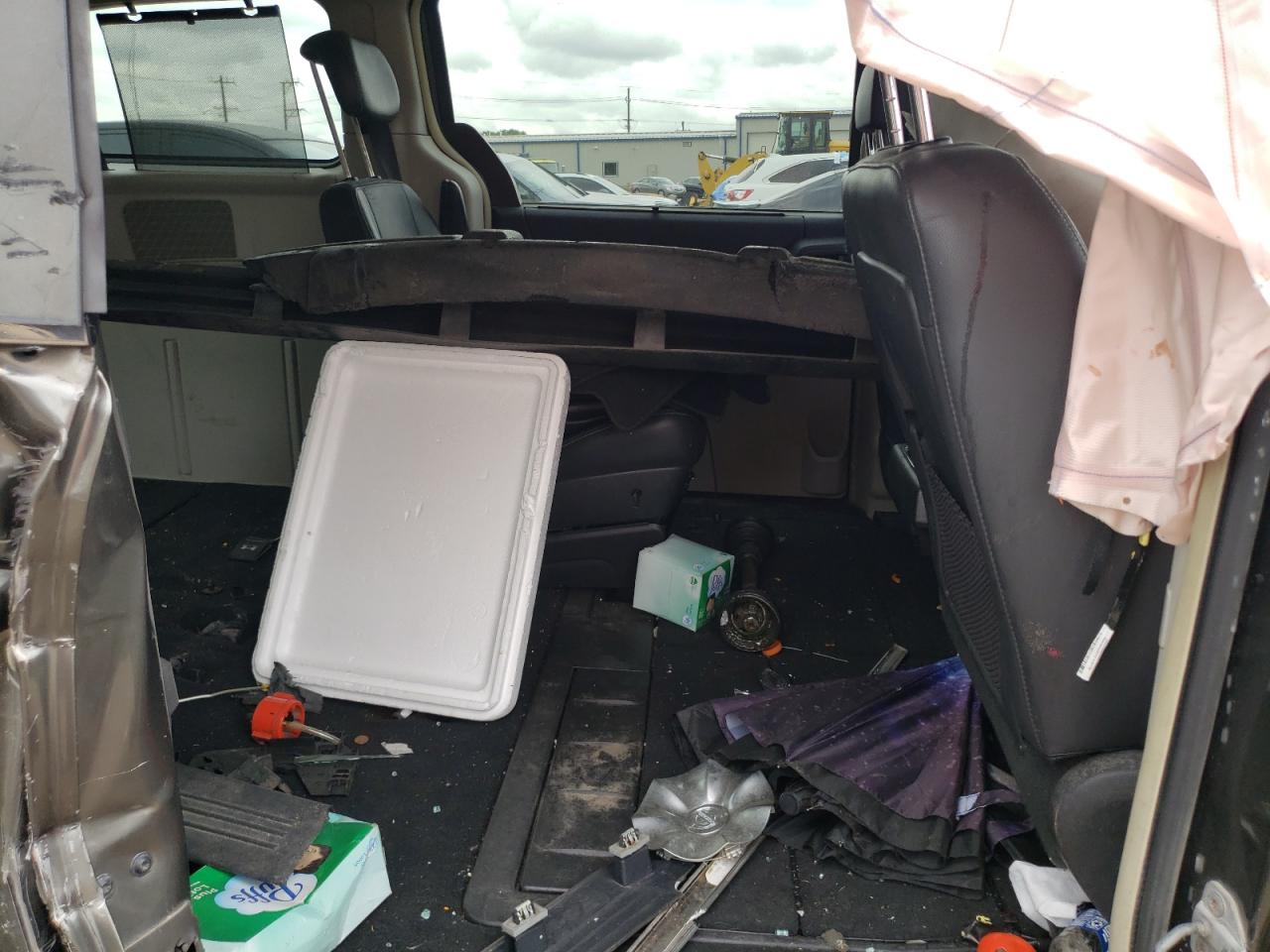 2010 Chrysler Town & Country Touring VIN: 2A4RR5DX6AR279778 Lot: 81460725