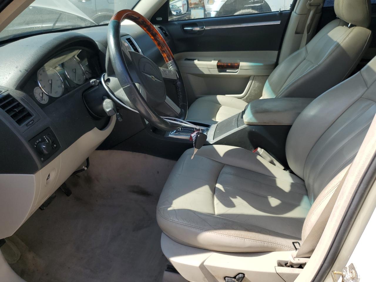 2005 Chrysler 300C VIN: 2C3JK63HX5H647421 Lot: 81134595
