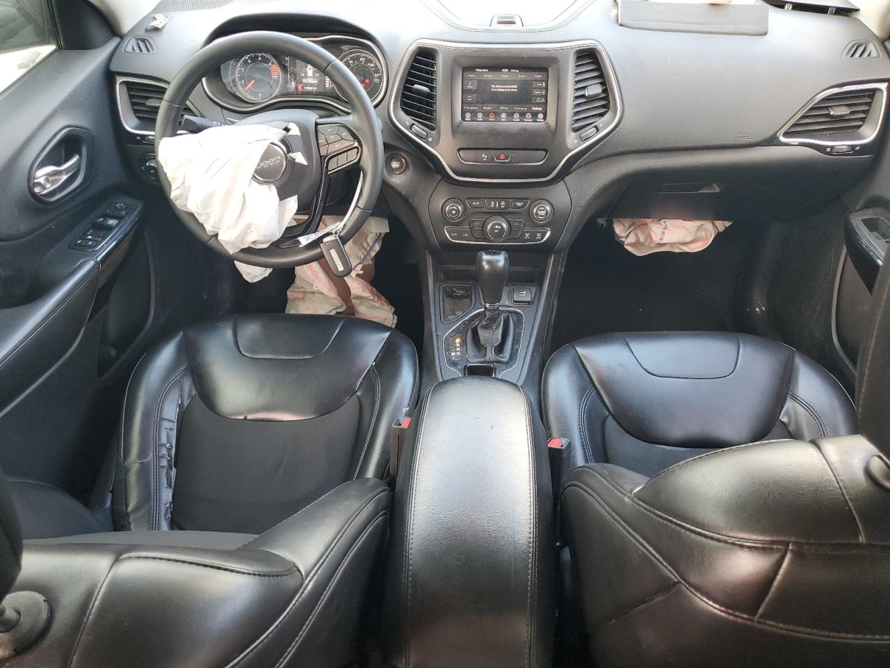 2019 Jeep Cherokee Latitude Plus VIN: 1C4PJLLB2KD411373 Lot: 81823075