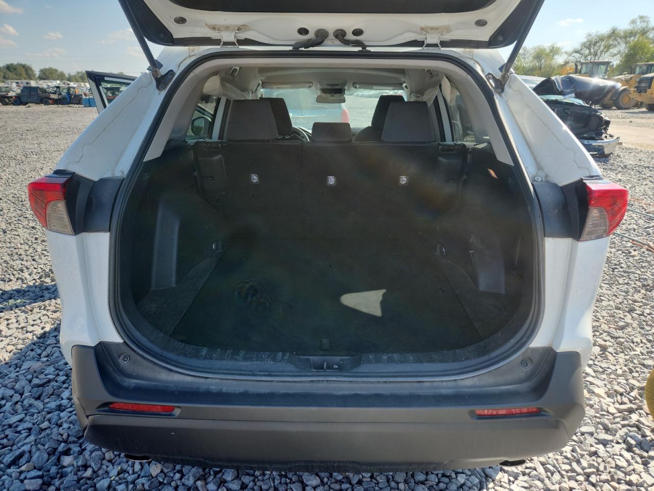 2021 Toyota Rav4 Xle VIN: 2T3W1RFV5MW117640 Lot: 80401145