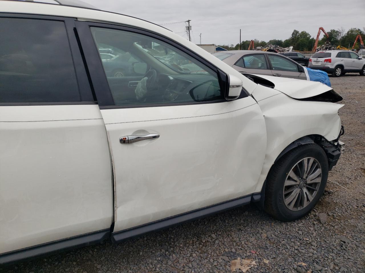 2020 Nissan Pathfinder S VIN: 5N1DR2AM7LC642623 Lot: 81647105