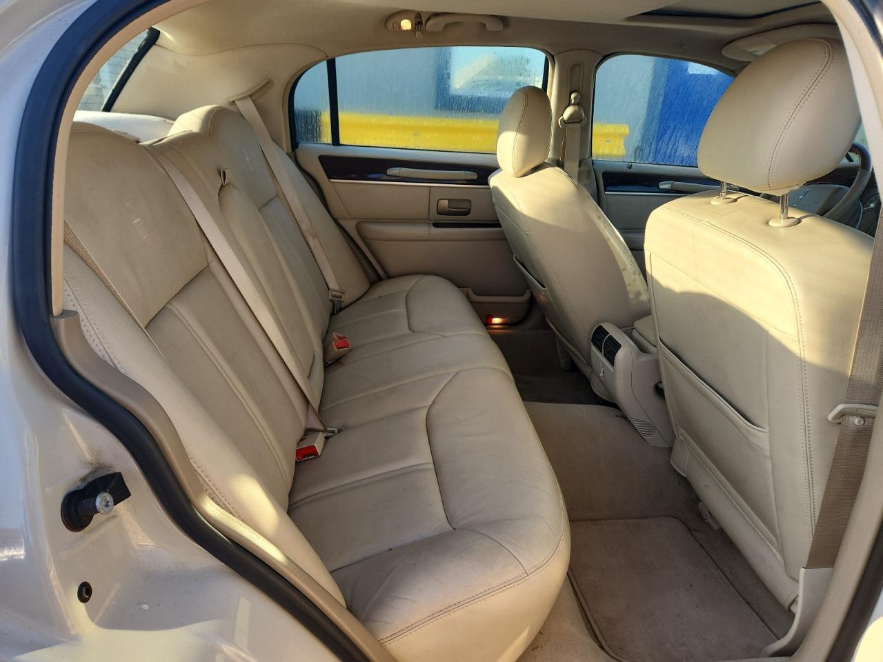 2006 Lincoln Town Car Signature Limited VIN: 1LNHM82V86Y617666 Lot: 83872875