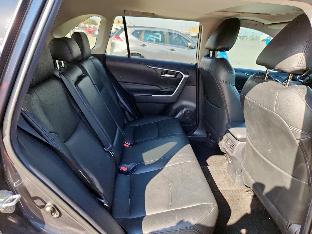 2020 Toyota Rav4 Xle VIN: 2T3W1RFV7LW102930 Lot: 84633995