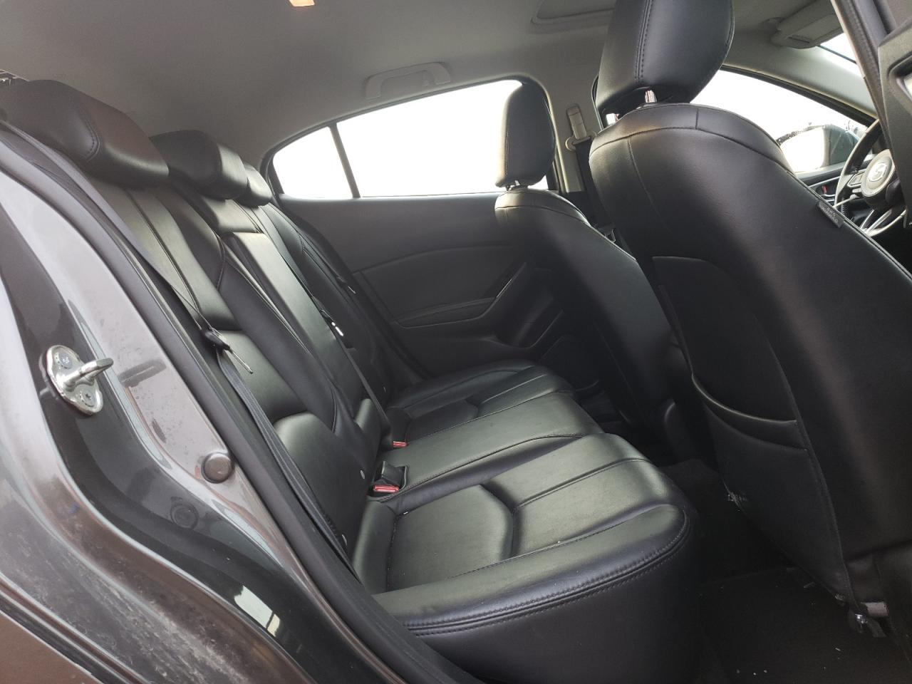 2018 Mazda 3 Touring VIN: 3MZBN1L38JM211724 Lot: 82102265