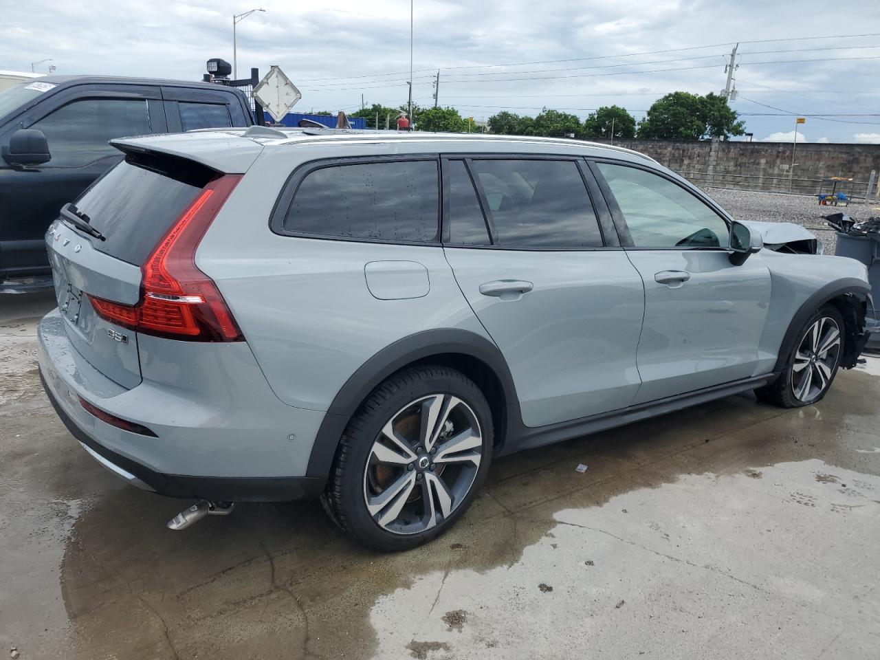 YV4L12WK4S2149787 VOLVO V60 2025 GRAY Photo 3