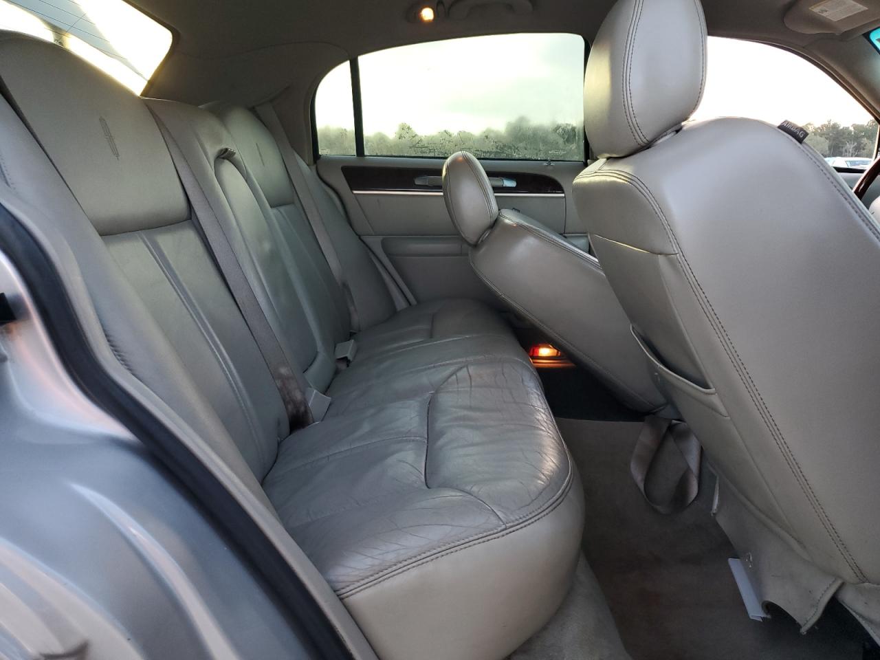 2008 Lincoln Town Car Signature Limited VIN: 2LNHM82W98X649747 Lot: 71495455