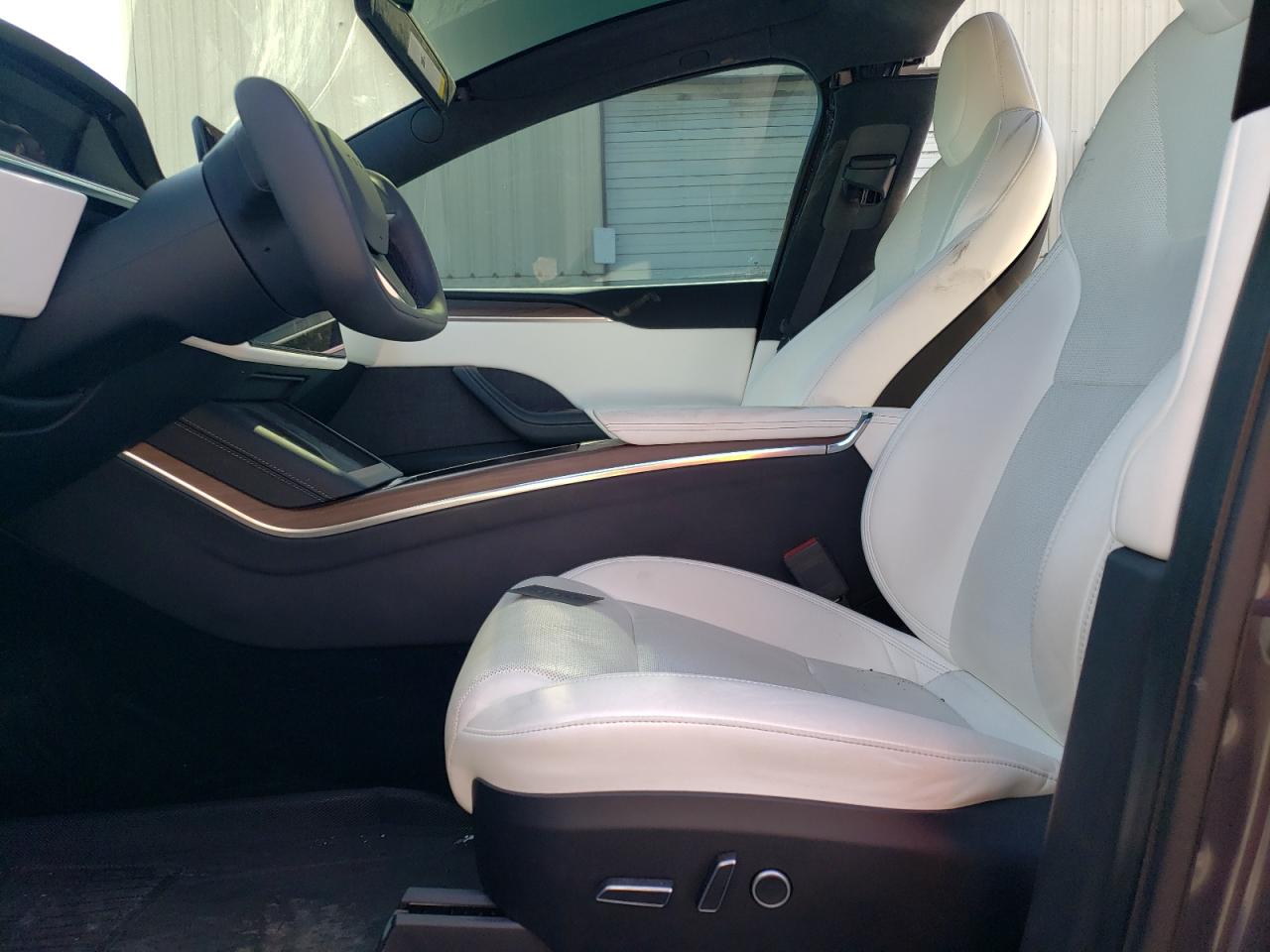 2022 Tesla Model X VIN: 7SAXCBE55NF335370 Lot: 70484675