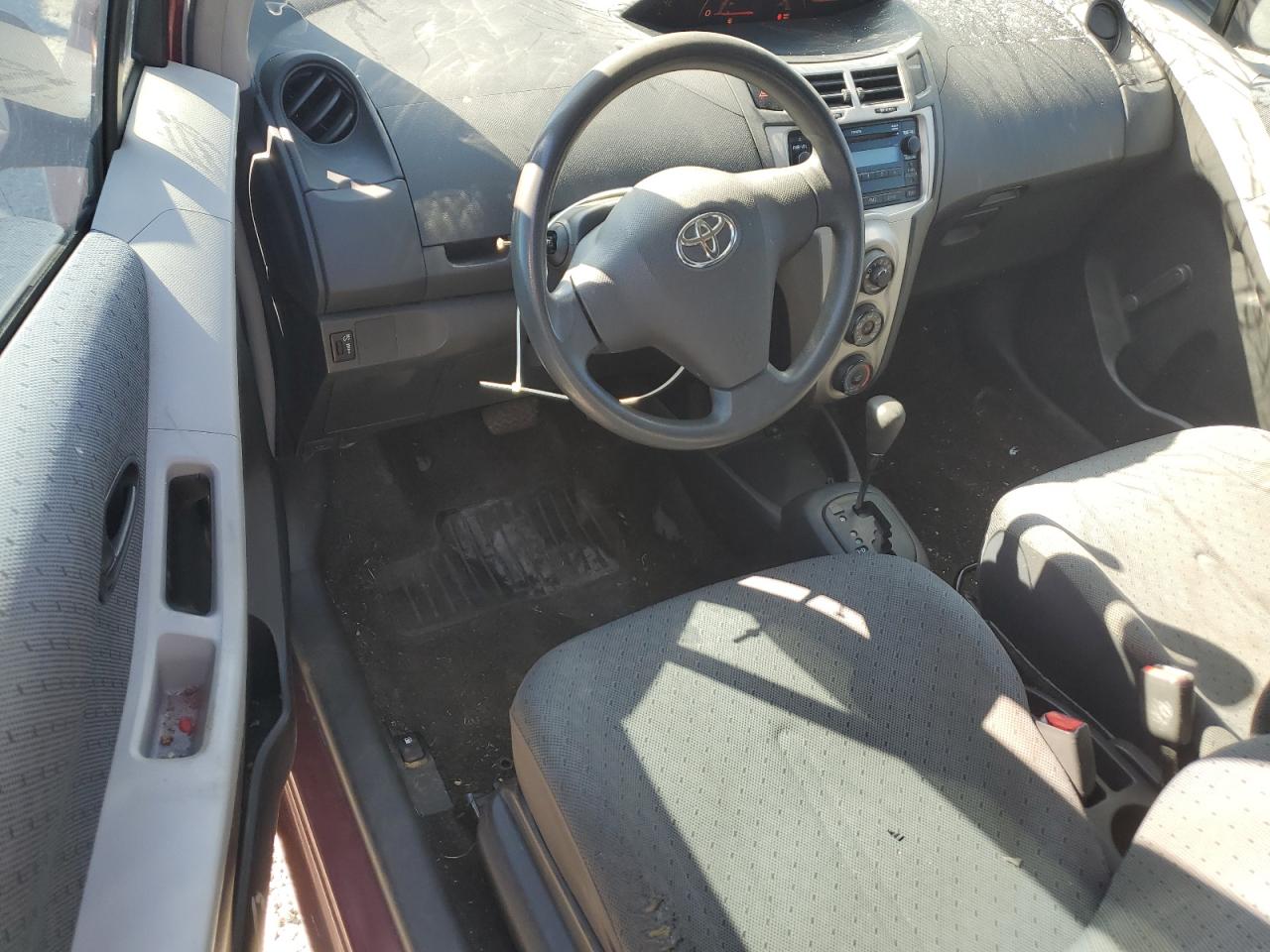 2010 Toyota Yaris VIN: JTDJT4K37A5323976 Lot: 84580285