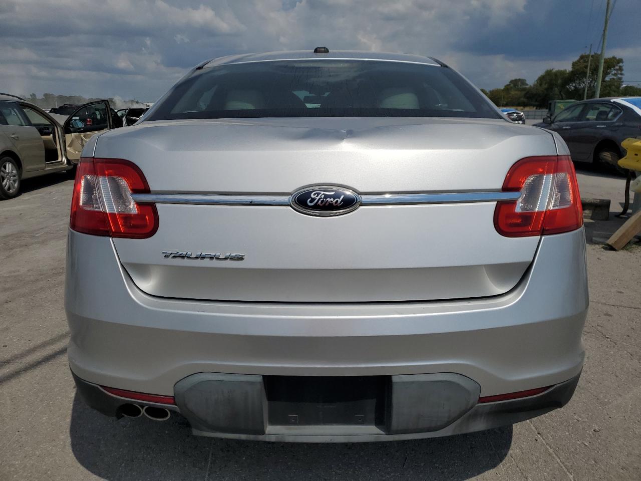 2011 Ford Taurus Se VIN: 1FAHP2DW2BG183815 Lot: 70368425
