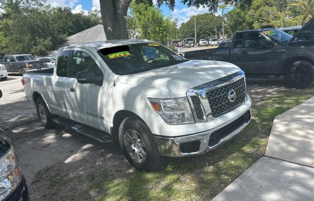  NISSAN TITAN 2018 Белы