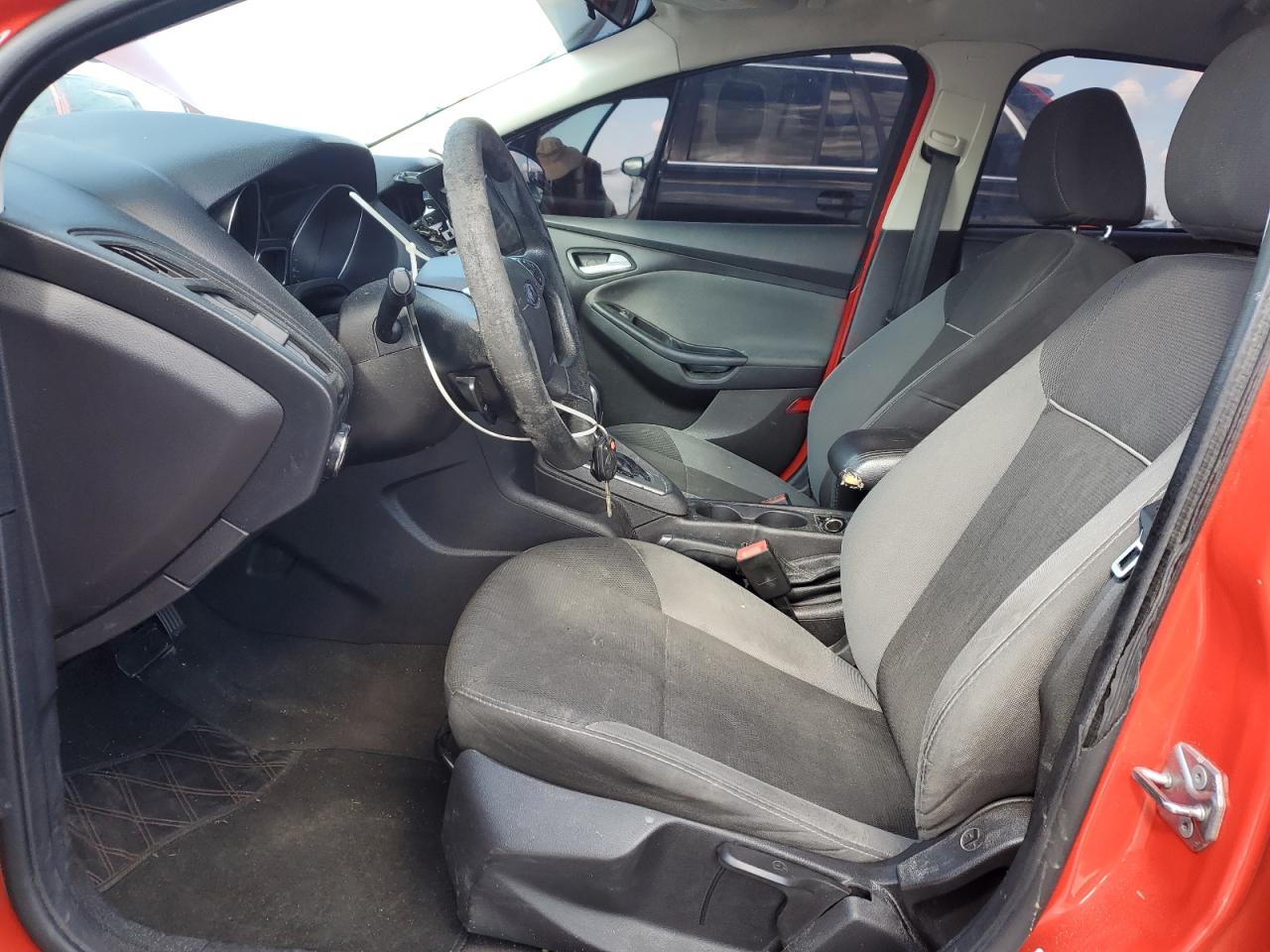 2014 Ford Focus Se VIN: 1FADP3F26EL318286 Lot: 83986035