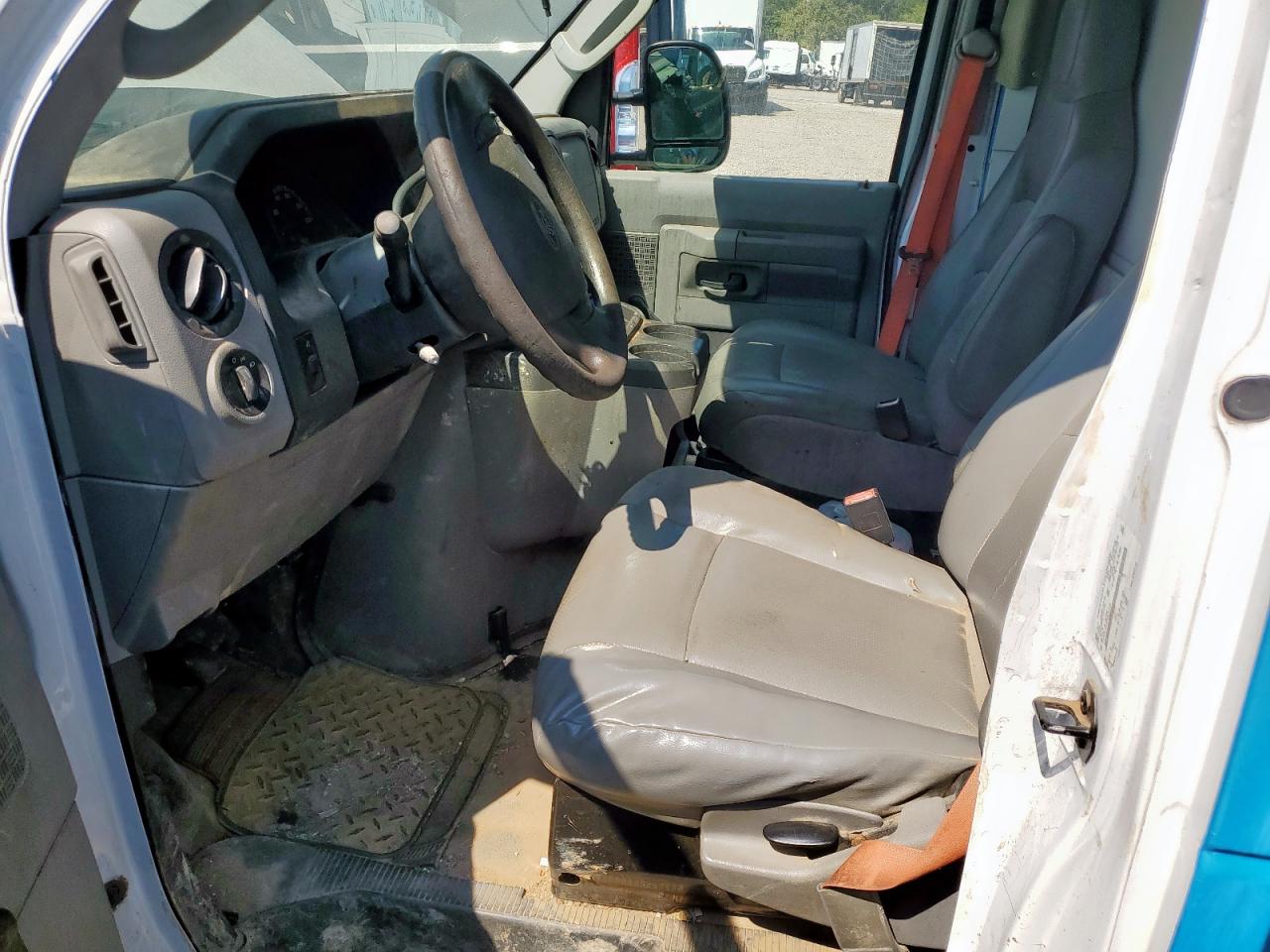 2015 Ford Econoline E350 Super Duty Cutaway Van VIN: 1FDWE3FL8FDA35428 Lot: 72031605