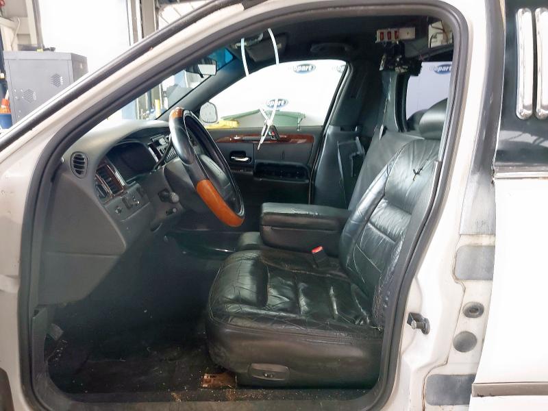 2001 LINCOLN TOWN CAR AUTO 