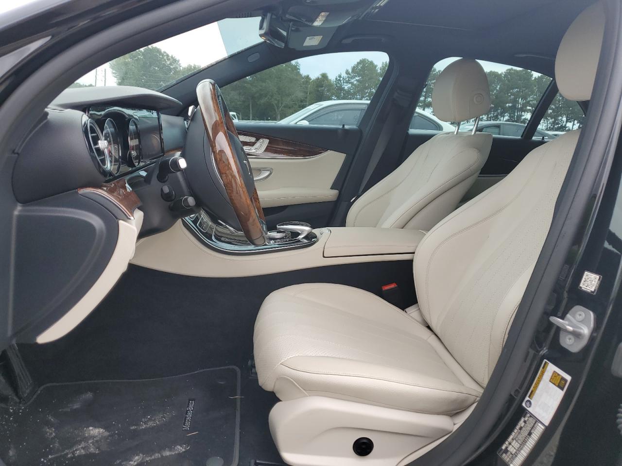 2017 Mercedes-Benz E 300 VIN: WDDZF4JB3HA031865 Lot: 84408005