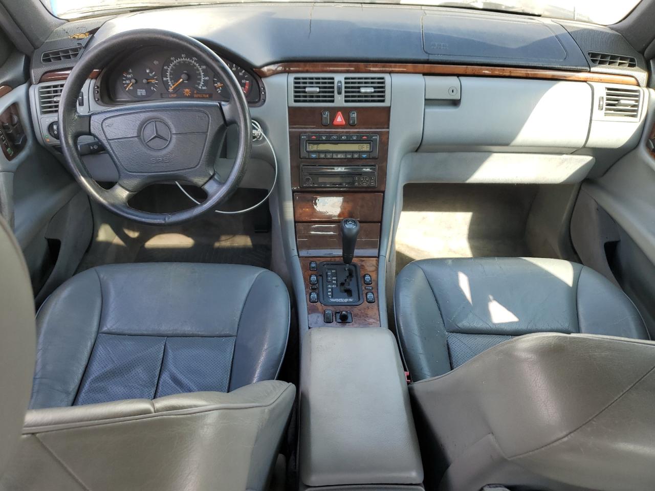 1998 Mercedes-Benz E 320 VIN: WDBJF65F9WA499871 Lot: 80215255