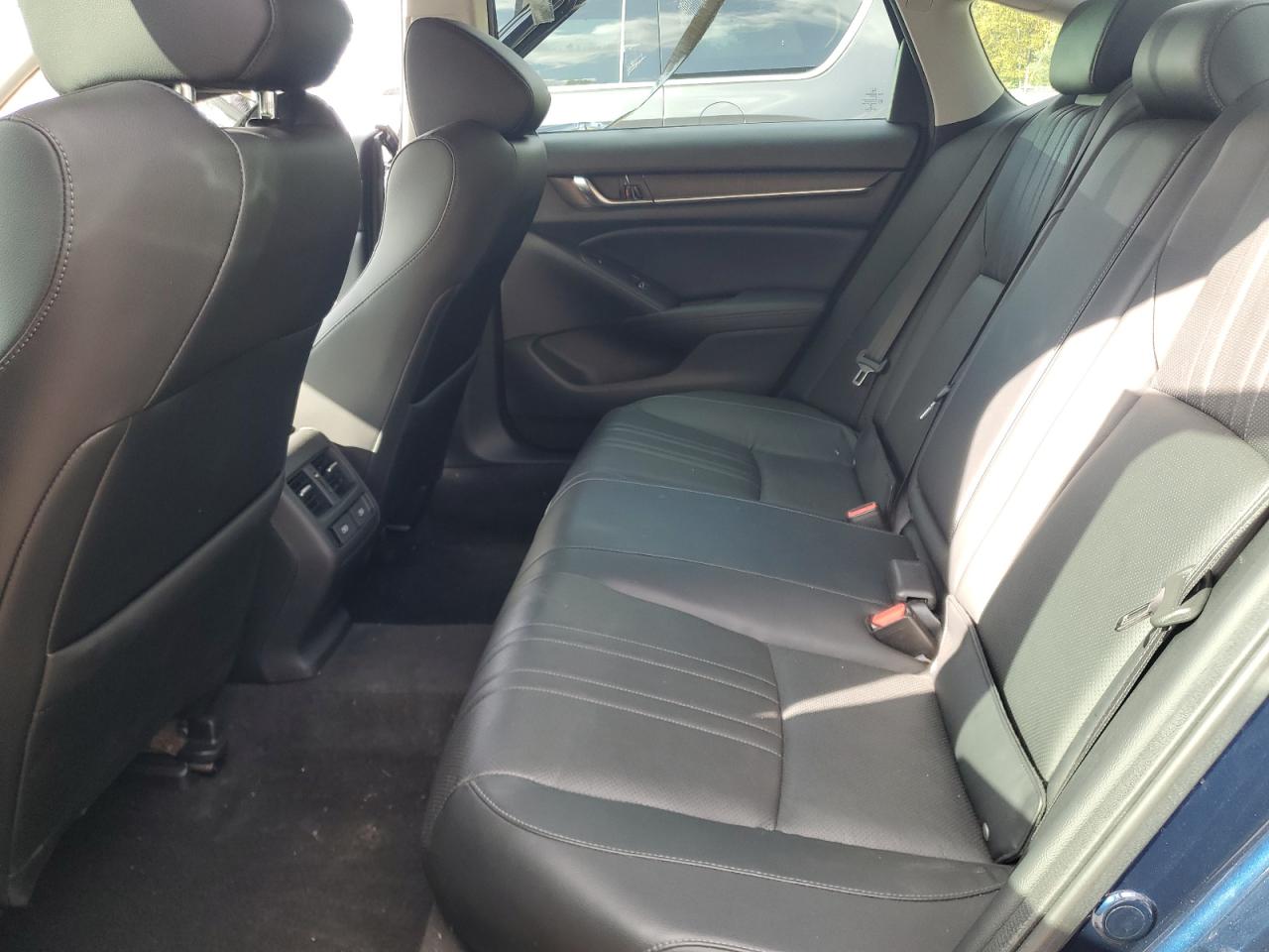 2018 Honda Accord Touring VIN: 1HGCV2F90JA800262 Lot: 83806065