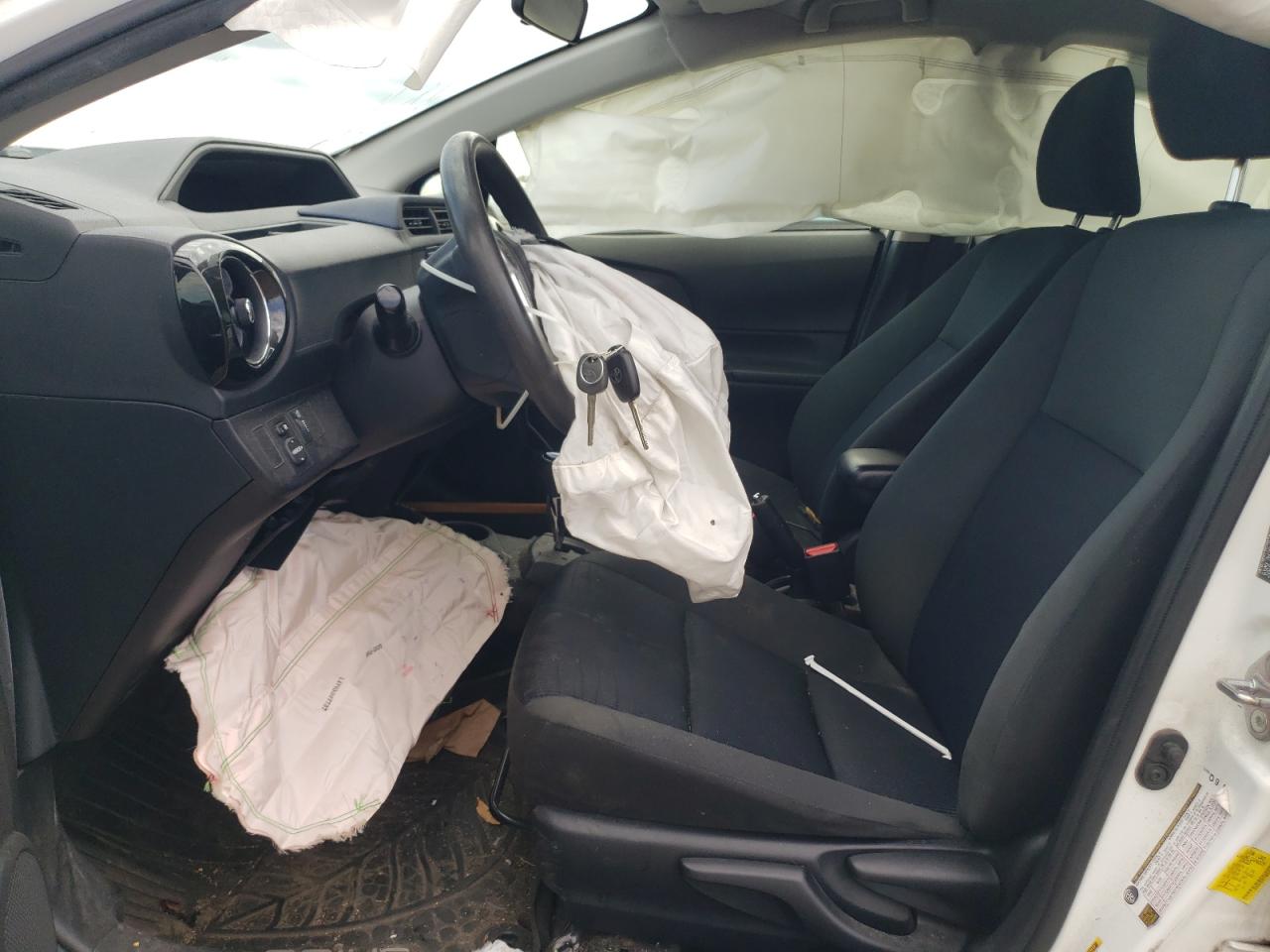 2015 Toyota Prius C VIN: JTDKDTB33F1104538 Lot: 82100925