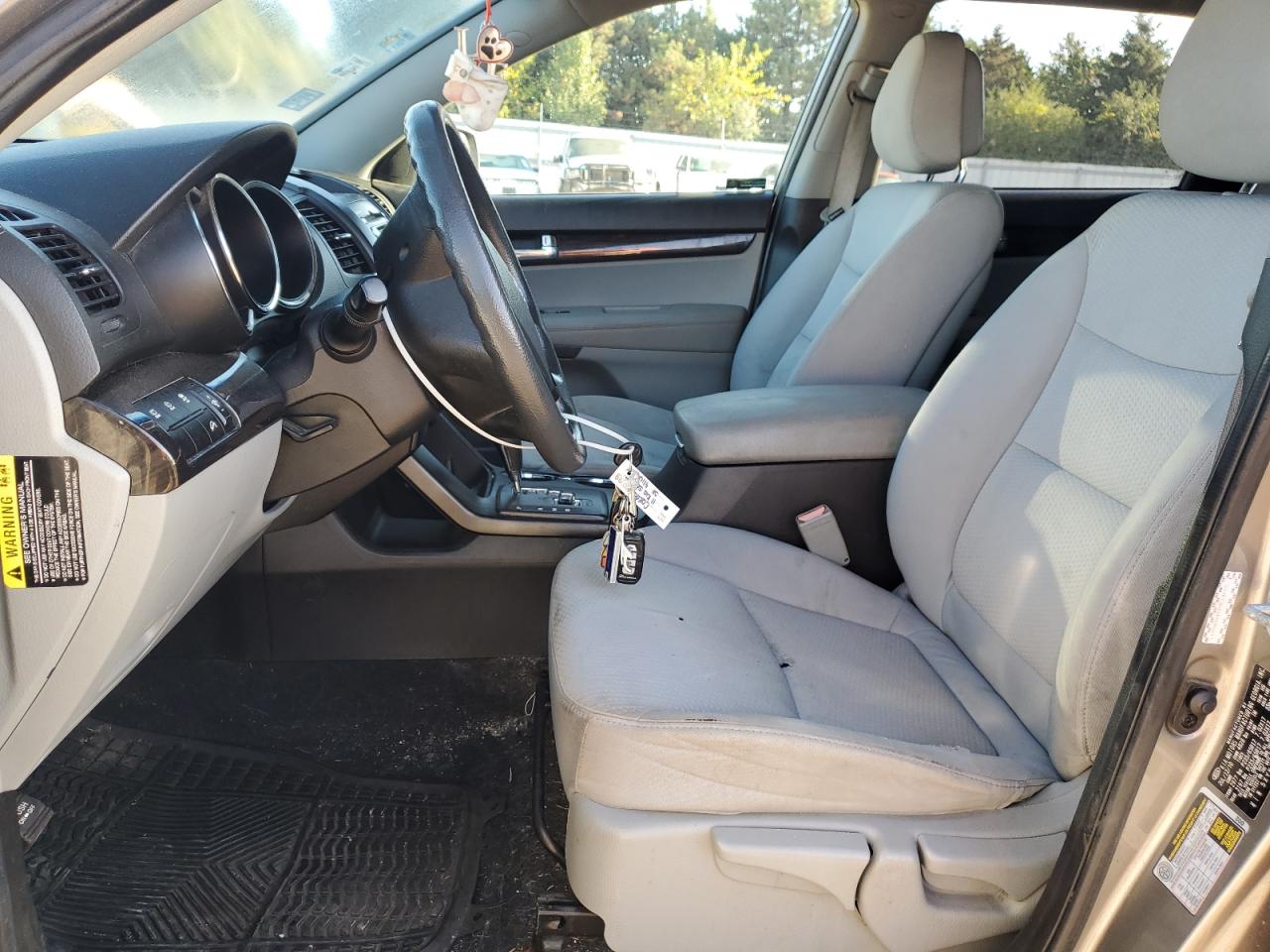 2011 Kia Sorento Base VIN: 5XYKT3A16BG080815 Lot: 83978055