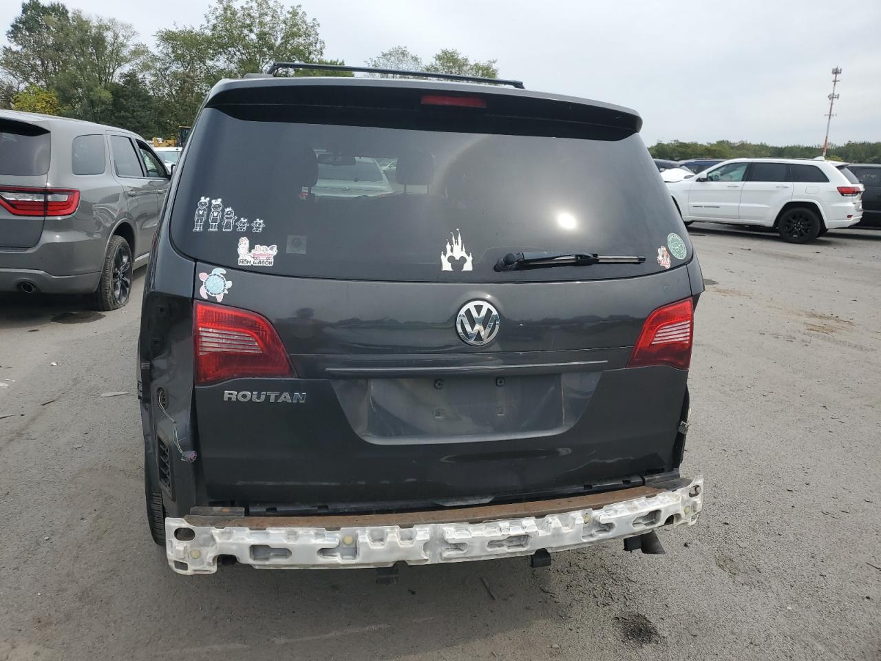 2011 Volkswagen Routan Se VIN: 2V4RW3DGXBR739860 Lot: 83831985