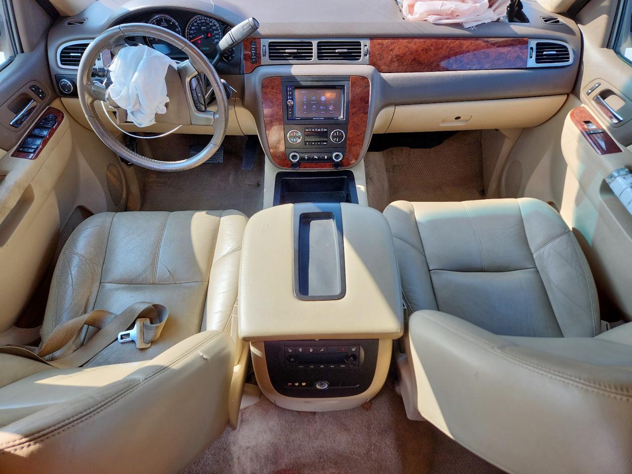 2013 Chevrolet Suburban K1500 Lt VIN: 1GNSKJE73DR192733 Lot: 71846245