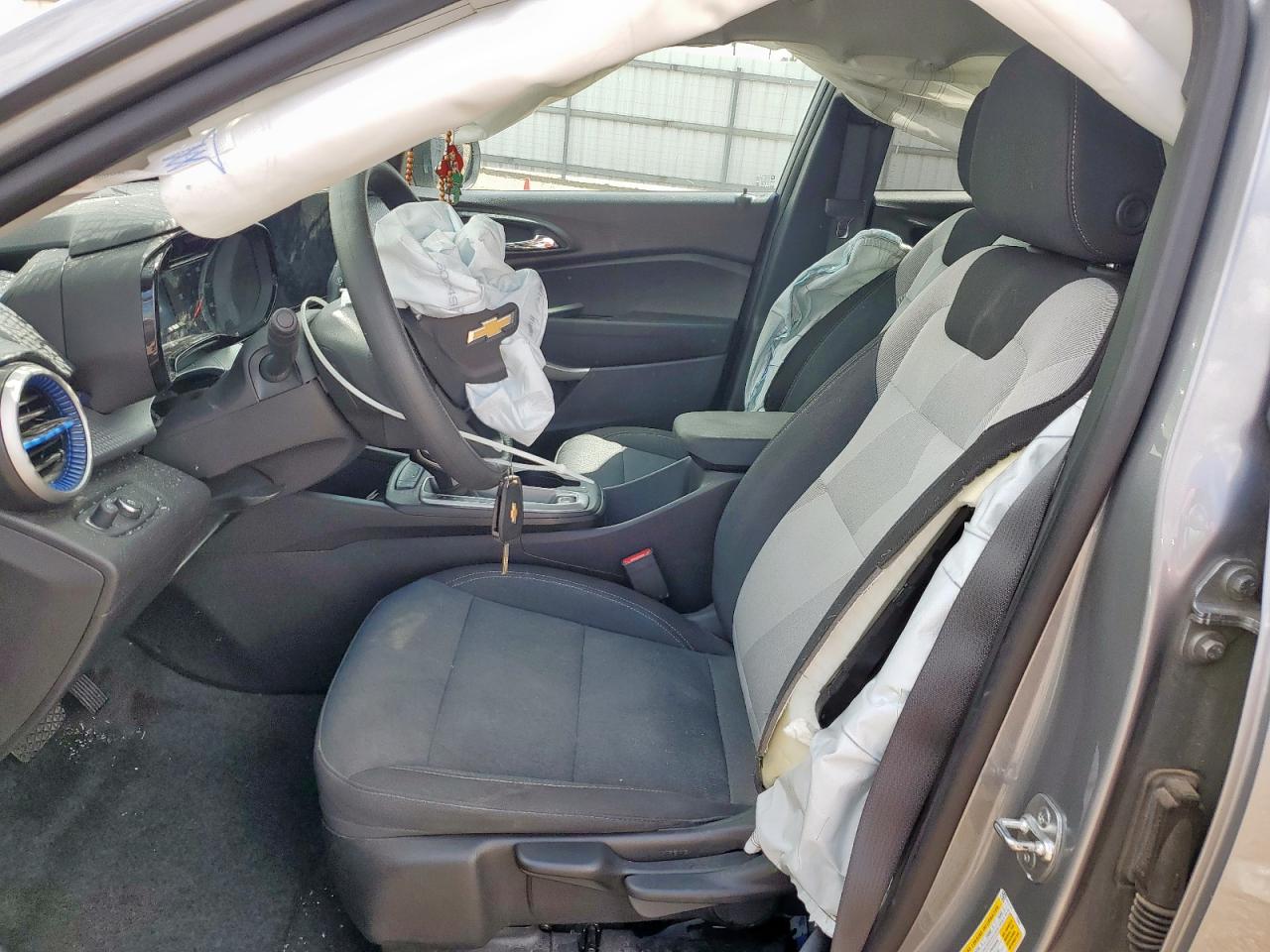 2025 Chevrolet Trax Ls VIN: KL77LFEP6SC097735 Lot: 81235725