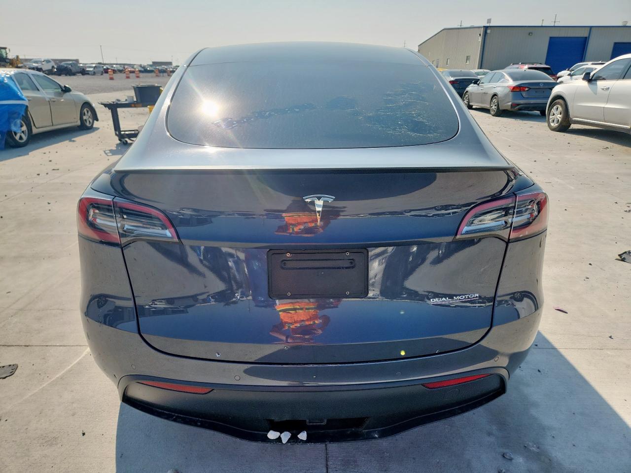 2022 Tesla Model Y VIN: 7SAYGDEF9NF352427 Lot: 71035525