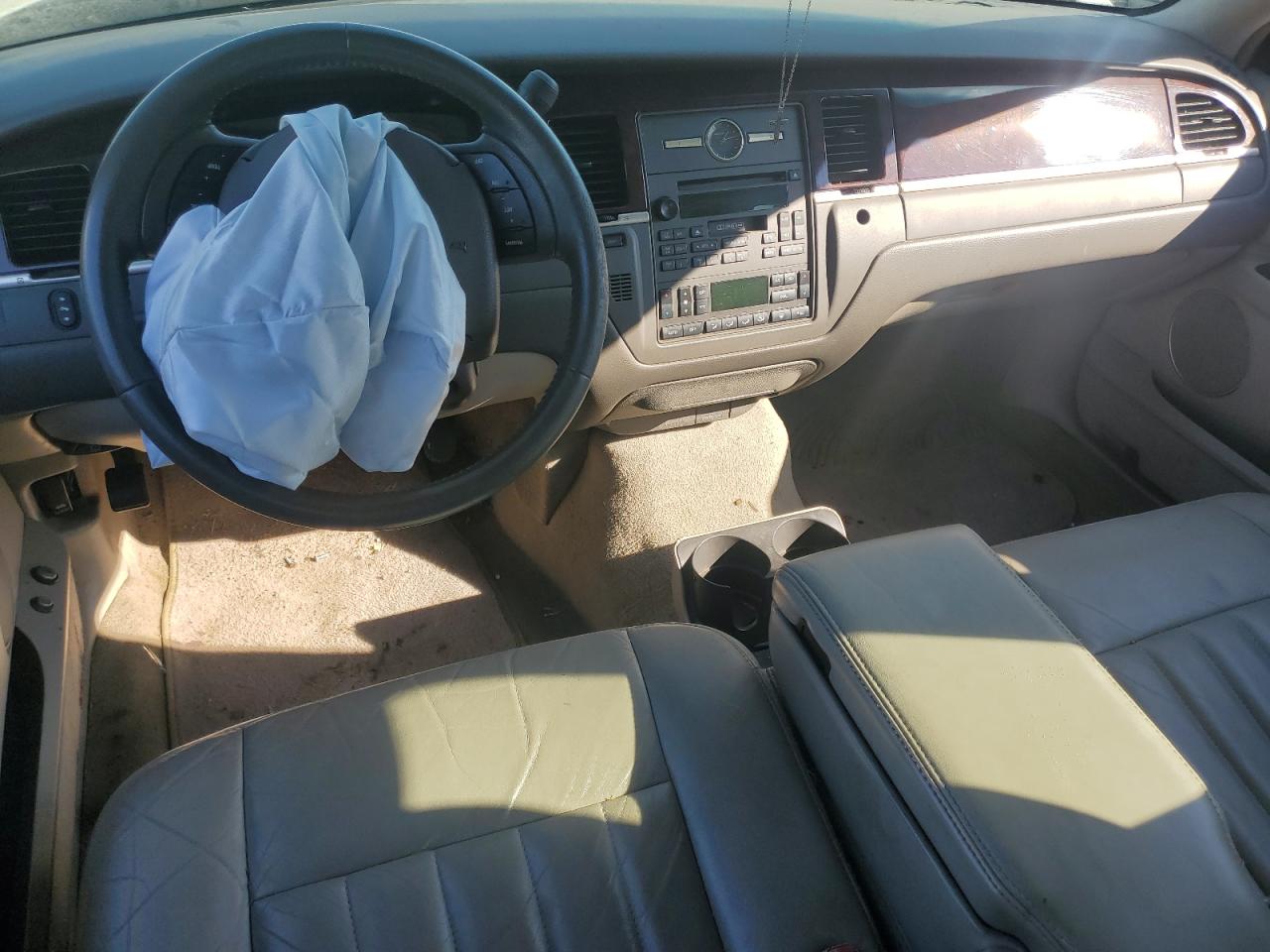 2006 Lincoln Town Car Signature VIN: 1LNHM81VX6Y610302 Lot: 71712535