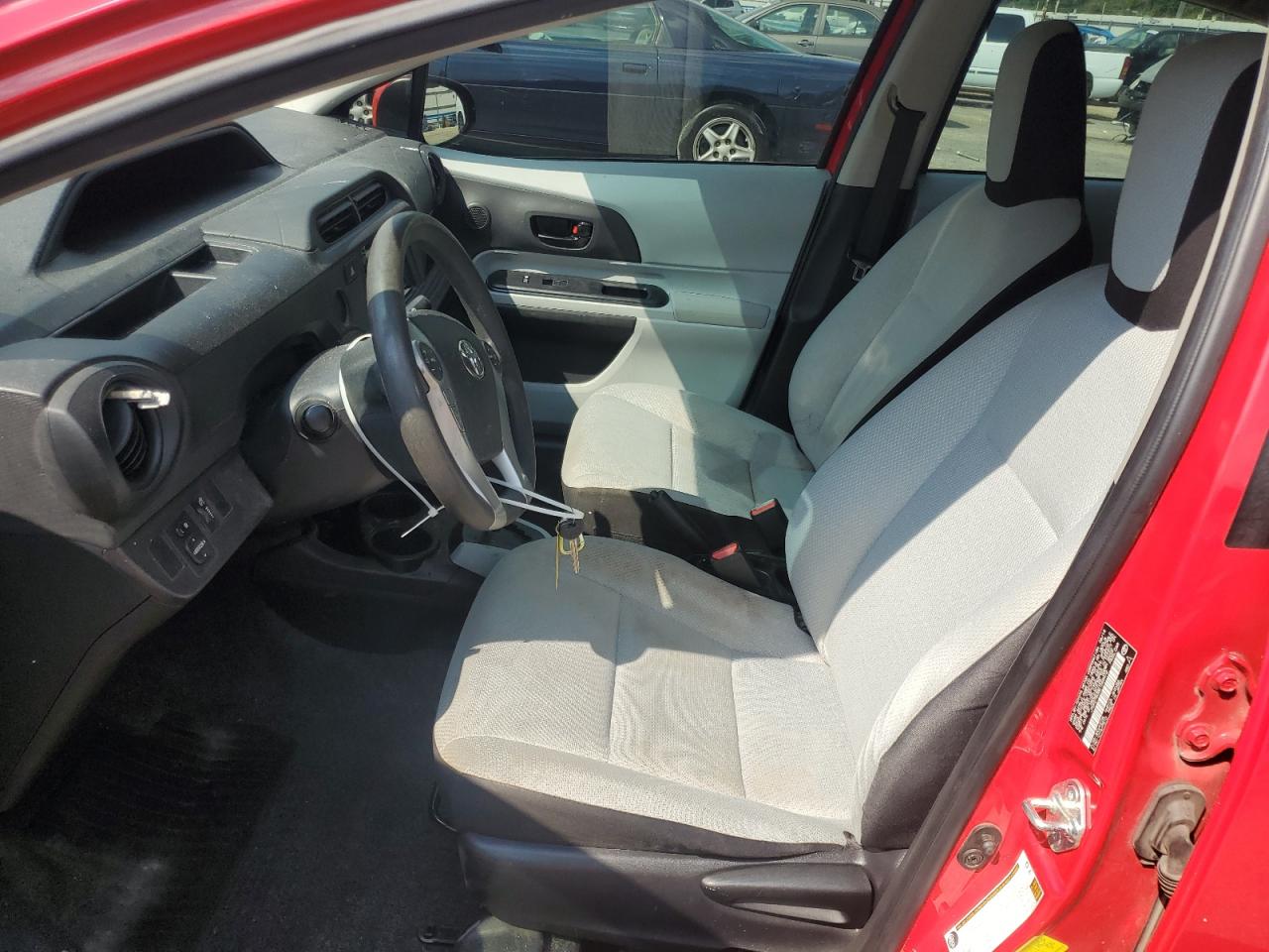 2014 Toyota Prius C VIN: JTDKDTB38E1568472 Lot: 80910675