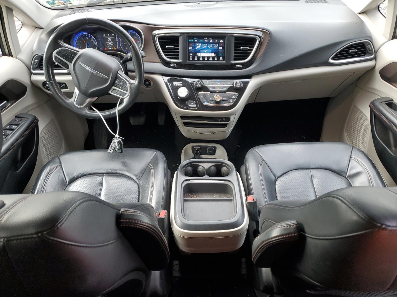 2018 Chrysler Pacifica Touring L VIN: 2C4RC1BGXJR153927 Lot: 81101165