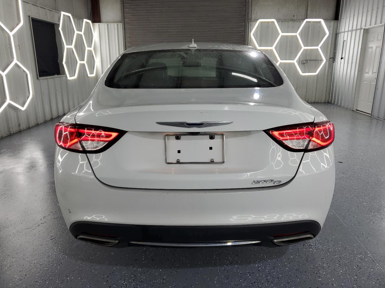 2015 Chrysler 200 C VIN: 1C3CCCCGXFN581053 Lot: 81310195