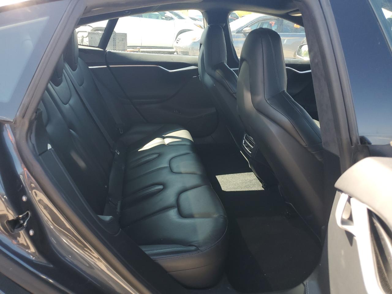 2015 Tesla Model S VIN: 5YJSA1E44FF106503 Lot: 71393465