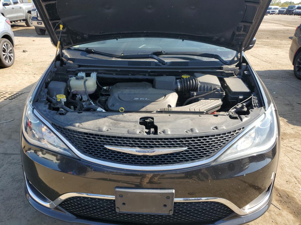 2017 Chrysler Pacifica Touring L VIN: 2C4RC1BG8HR516803 Lot: 80757535