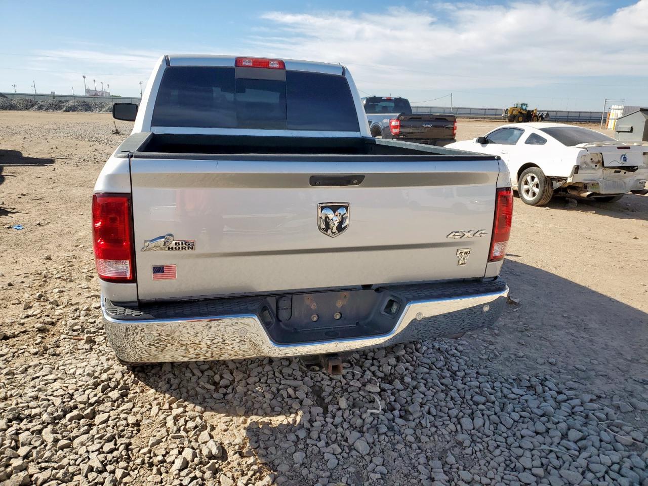 2018 Ram 1500 Slt VIN: 3C6RR7LG6JG250975 Lot: 81266725