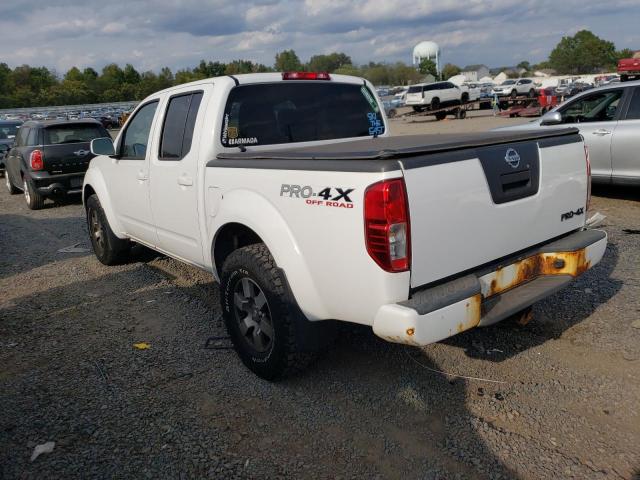 Pickups NISSAN FRONTIER 2012 Biały