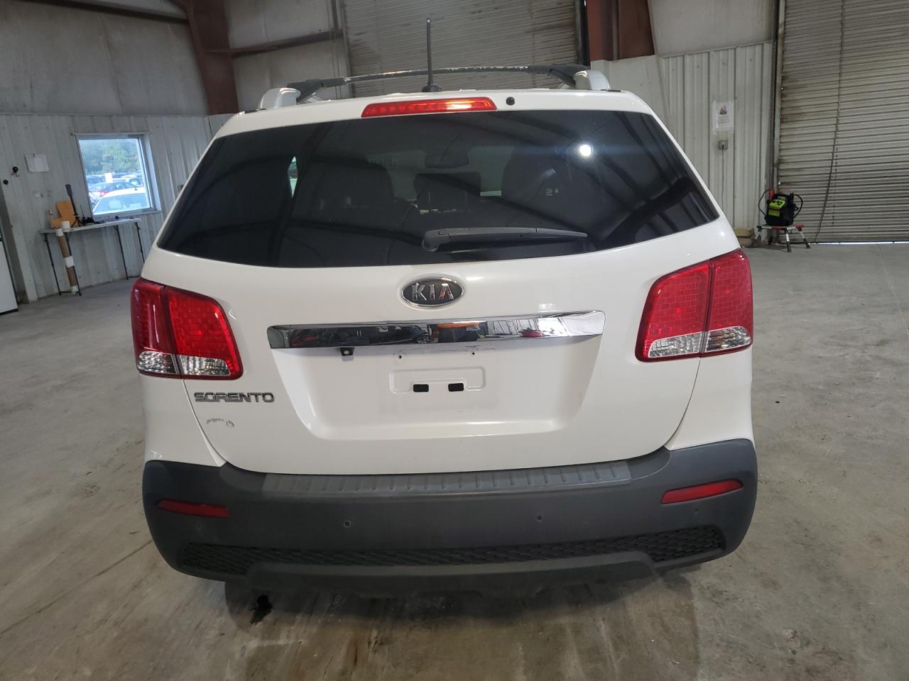 2011 Kia Sorento Base VIN: 5XYKT4A17BG184946 Lot: 85080695