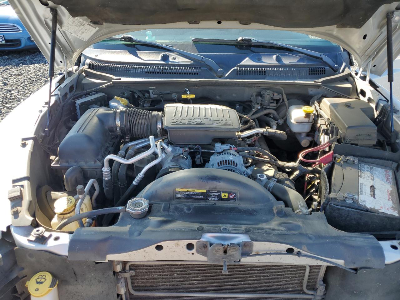 2005 Dodge Dakota Quad Laramie VIN: 1D7HW58N85S256886 Lot: 81697985