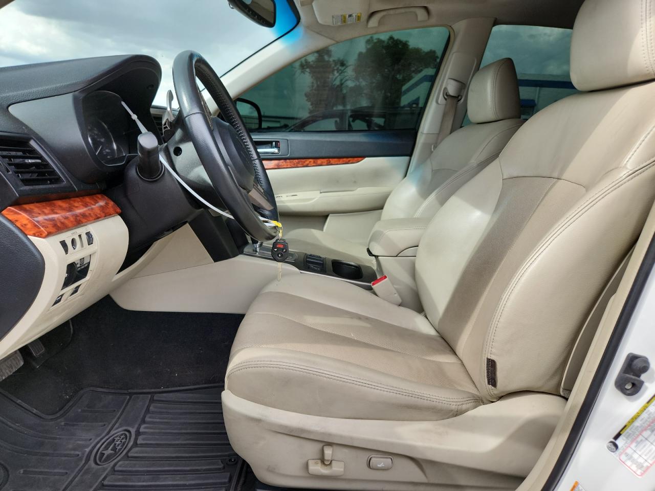 2011 Subaru Legacy 2.5I Limited VIN: 4S3BMBK64B3234735 Lot: 69878585