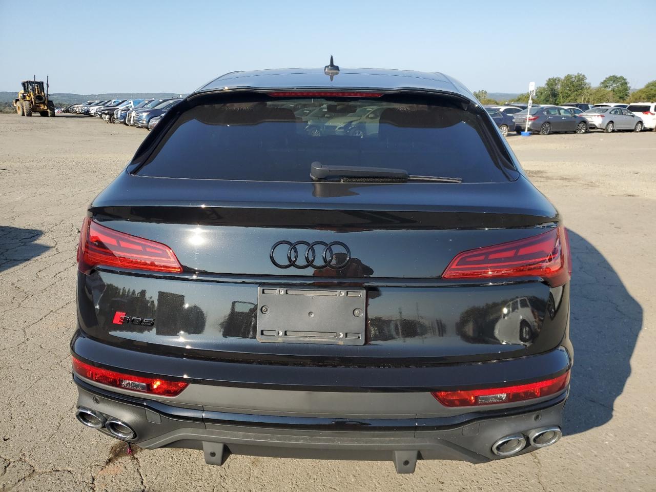 2022 Audi Sq5 Sportback Premium Plus VIN: WA124AFY9N2137105 Lot: 81024005