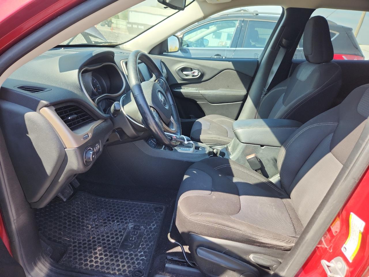 2015 Jeep Cherokee Latitude VIN: 1C4PJLCS1FW620890 Lot: 80917815