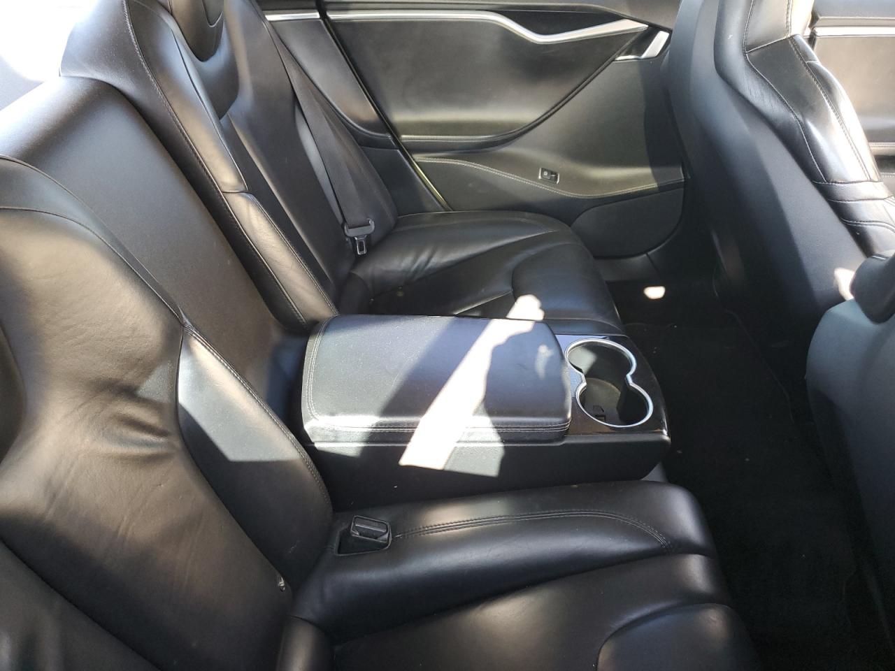 2015 Tesla Model S 85D VIN: 5YJSA4H27FF091961 Lot: 84173055