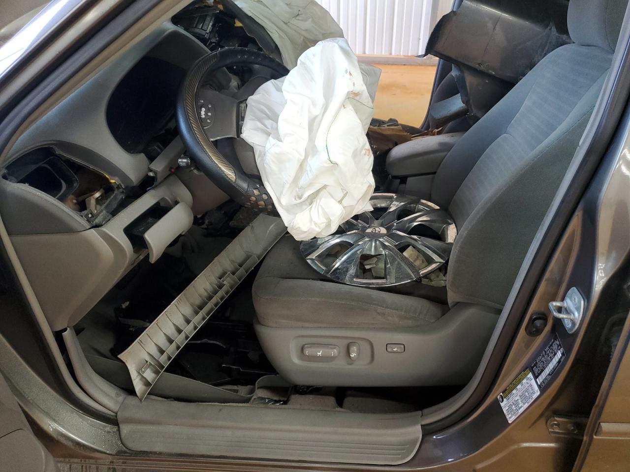 2005 Toyota Camry Le VIN: 4T1BE32K35U517203 Lot: 81188375